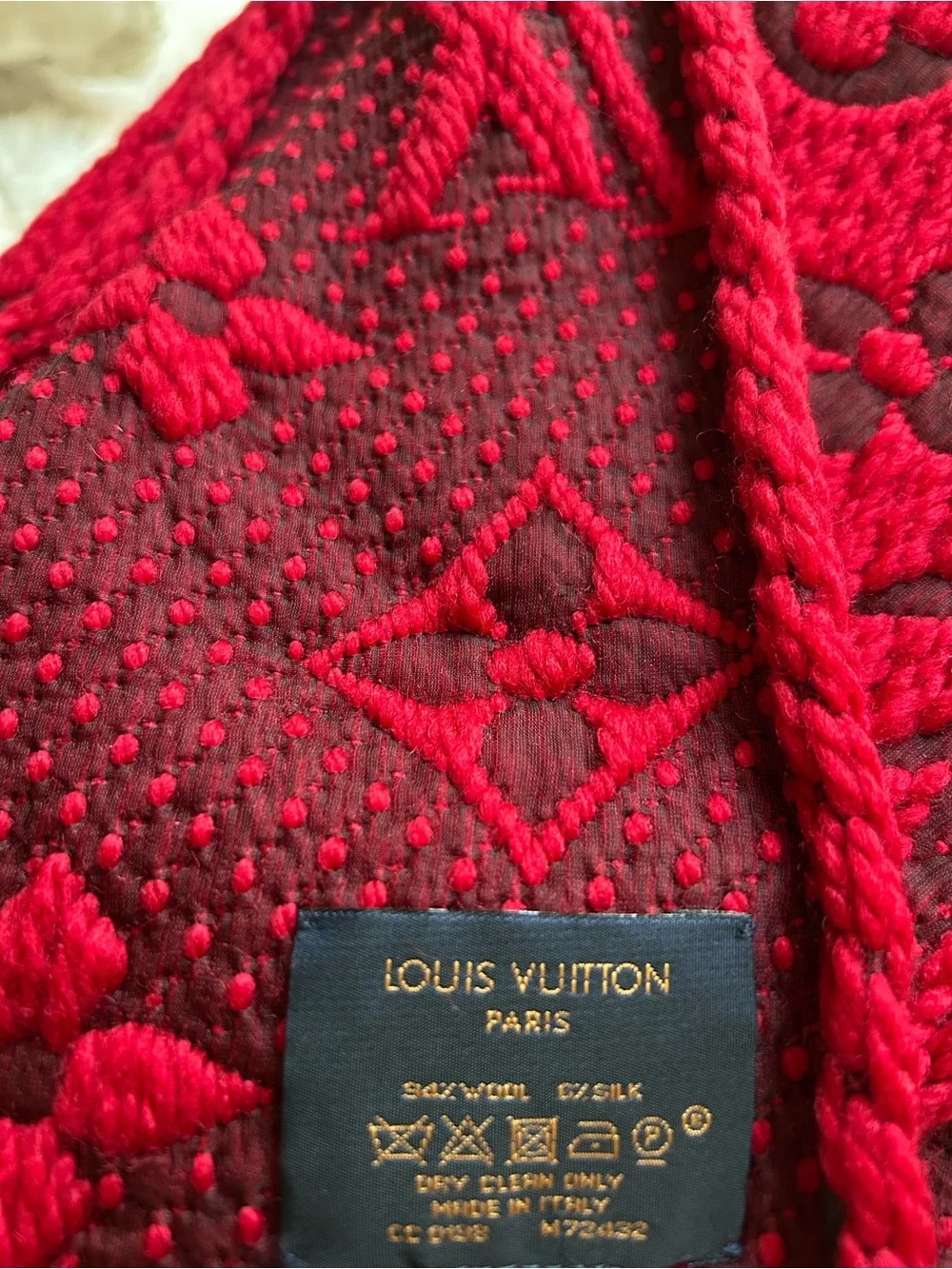 Authentic LV Red Monogram Wool & Silk Scarf or Wrap. Made in Italy w/ COA. - Picture 2 of 12